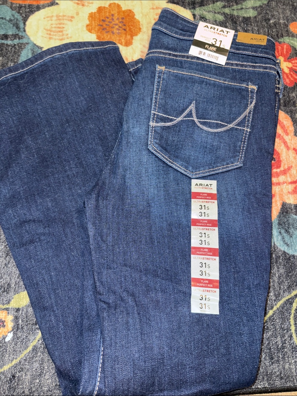 Ariat Perfect Rise Flare‎ Jean - Picture 3 of 3